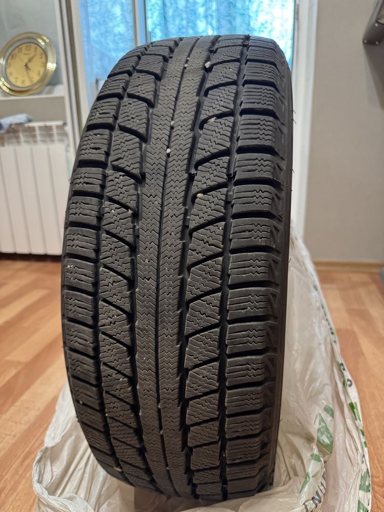 Шины зимние Triangle 215/60/R17