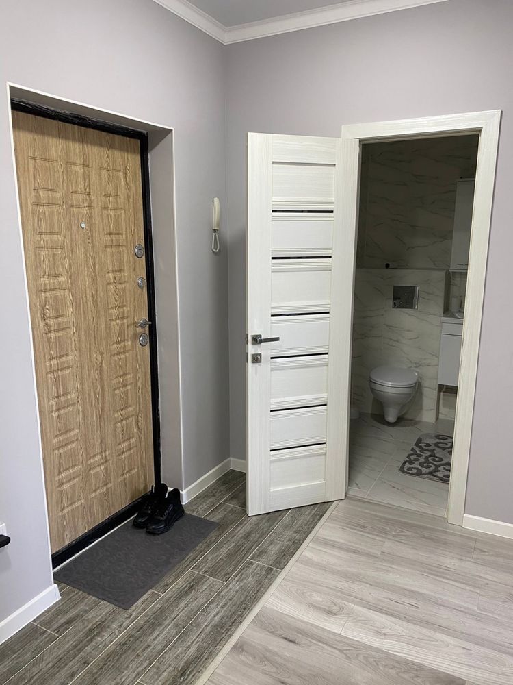 Посуточно 1 комн. VIP Квартира Ж.К. «Керемет »(Смарт ТВ)