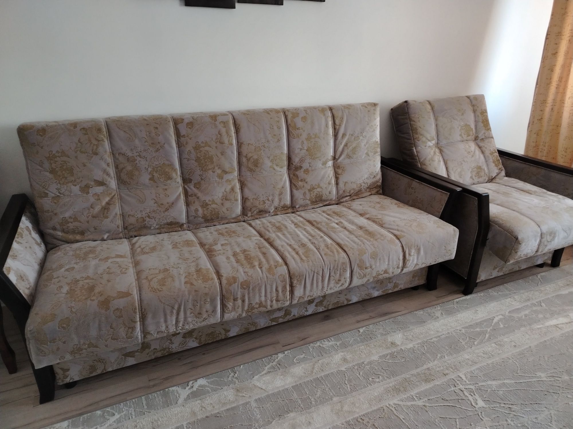 Продам мягкую мебель двойка диван и кресло