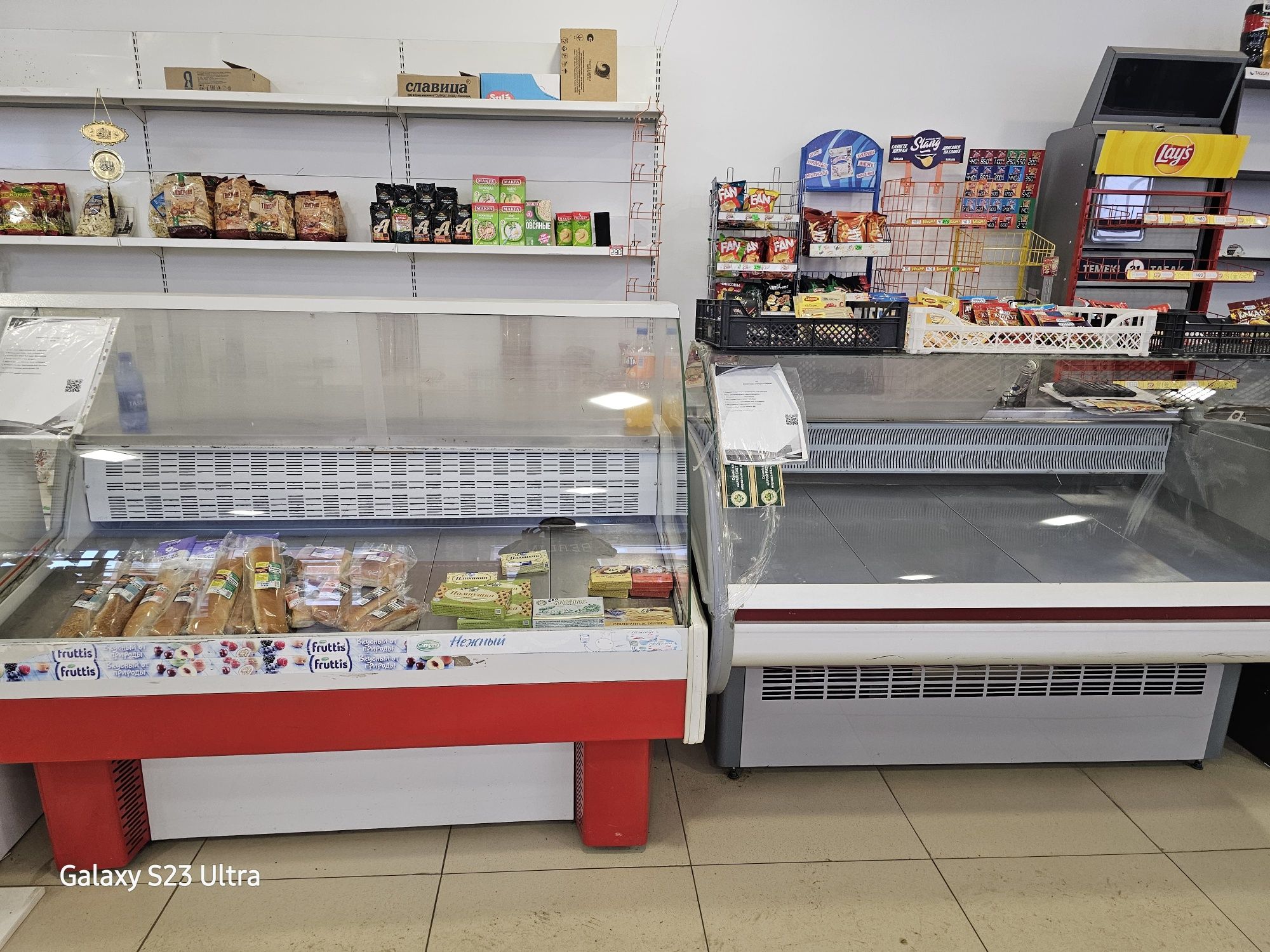 Продам стеллажи для магазина хорошом состаяний