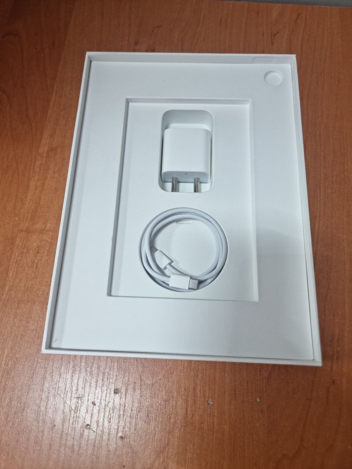 Продам ipad в отличном состоянии.