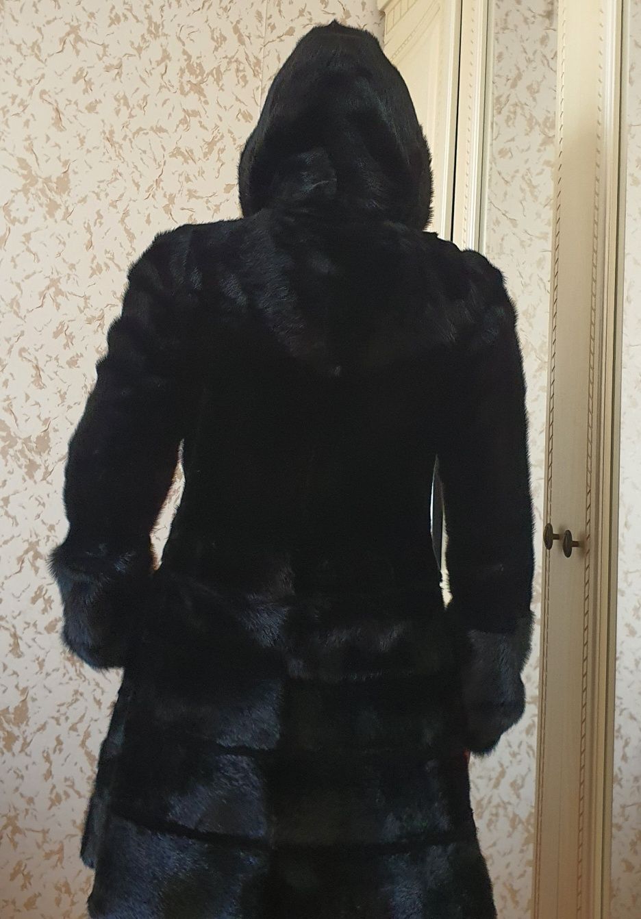 Продам ноковую шубу