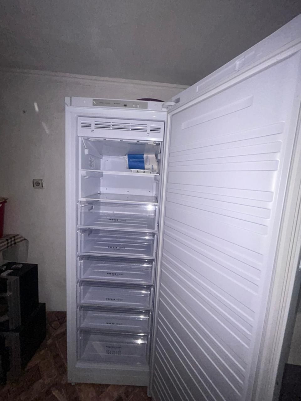 Продам Морозильник
