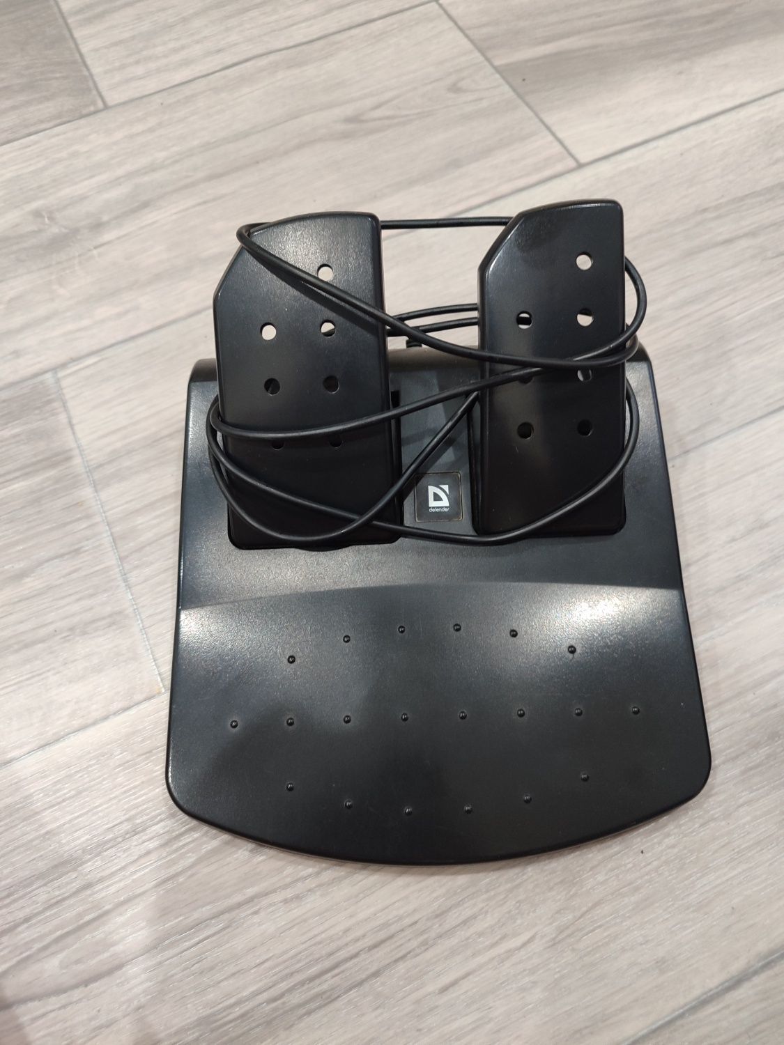 Продам игровой руль "Defender forsage GTR"