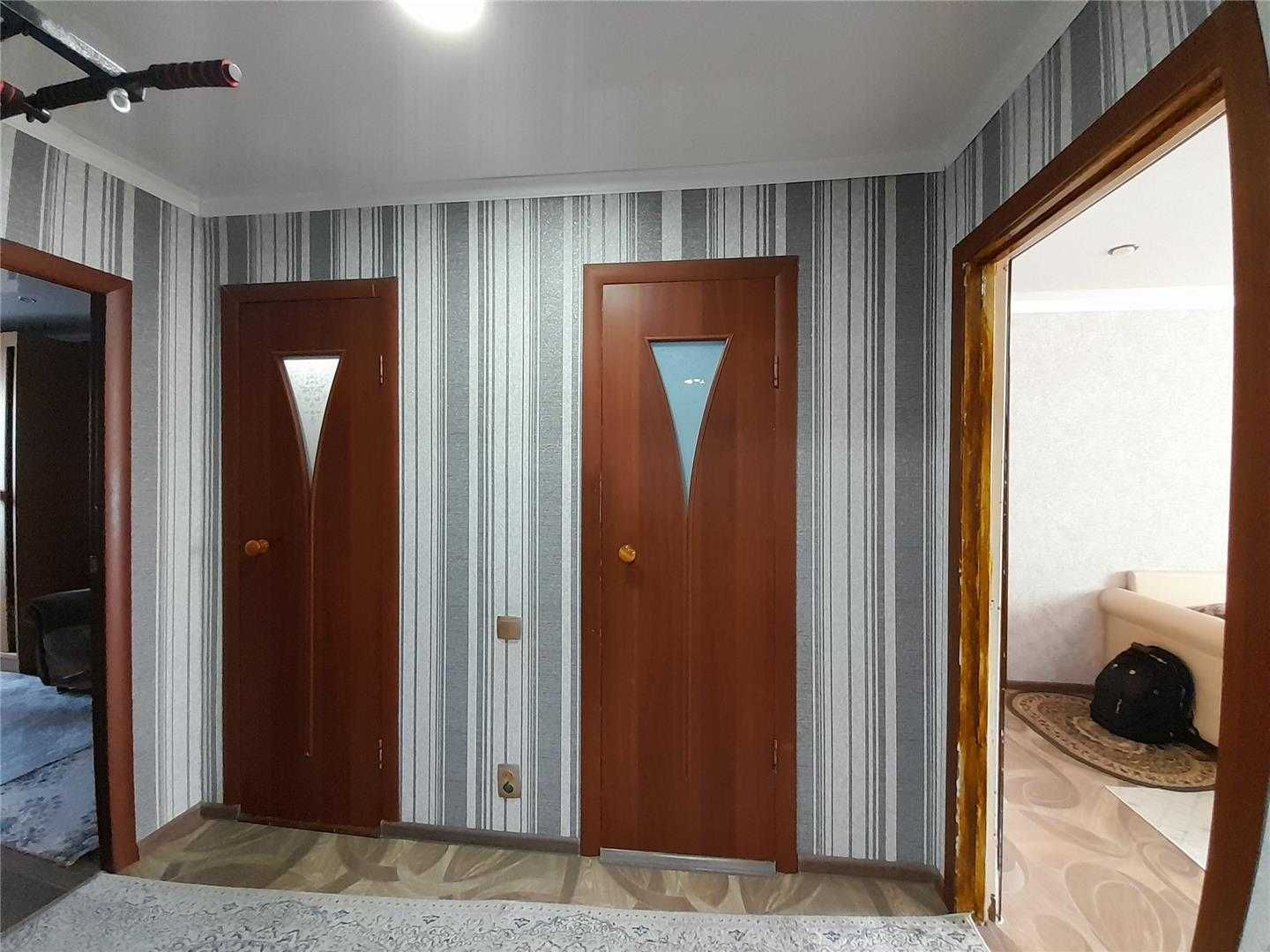 Продам 4 комн квартиру на 8 мкр на 1эт/9 эт