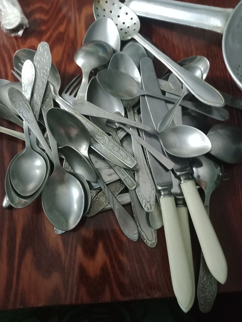 Кухонная утварь,много разных вещей,для кухни,шикарные пепельницы