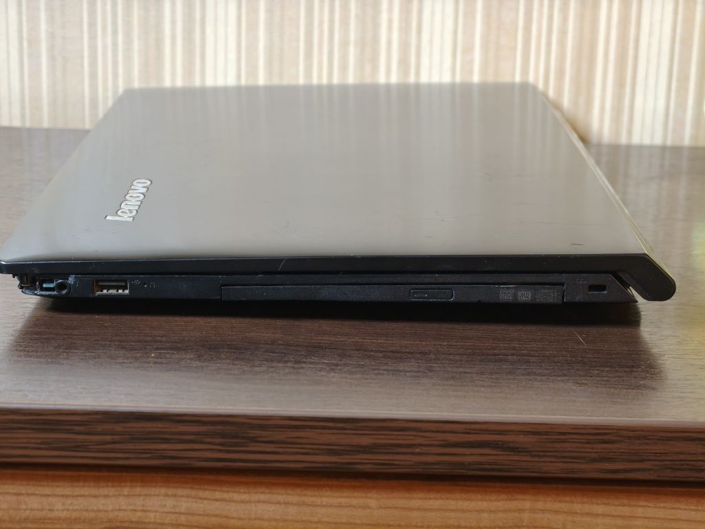 Ноутбук Lenovo B50 на Core i7/SSD