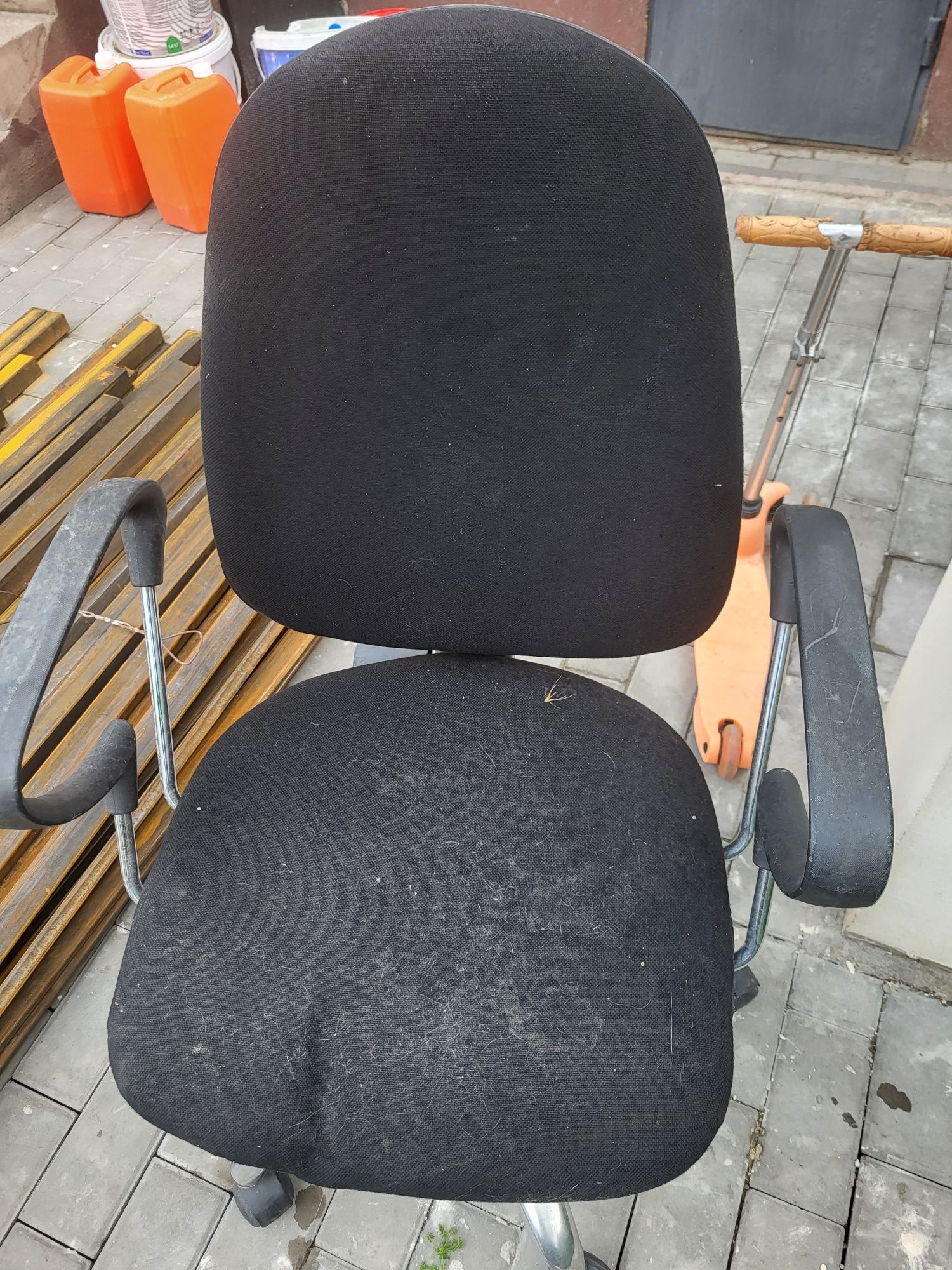 Срочно продам недорого кресло