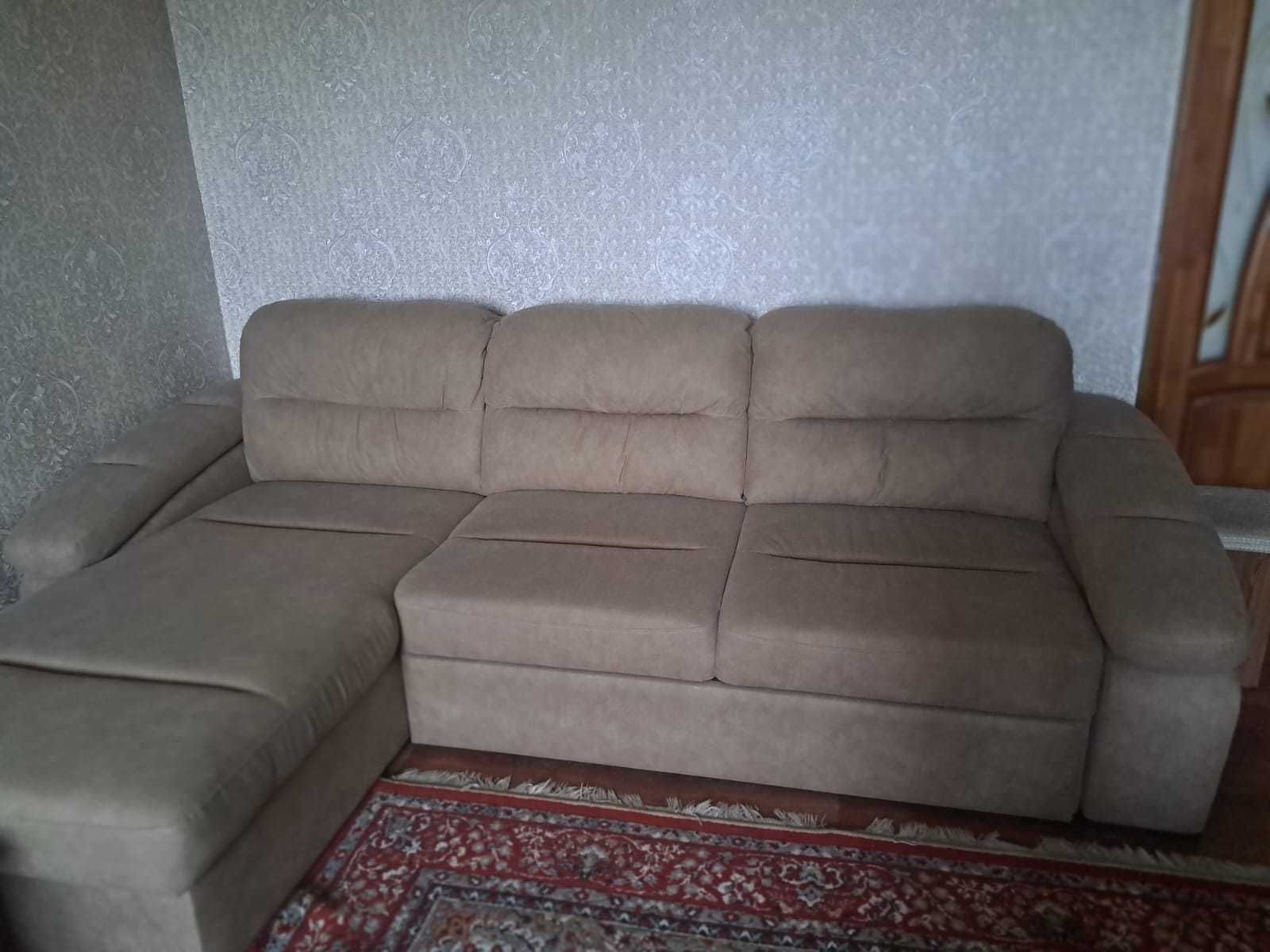 Пти новый угловой диван с креслом