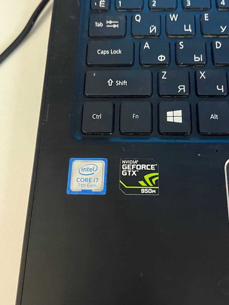Ноутбек Acer с сумкой