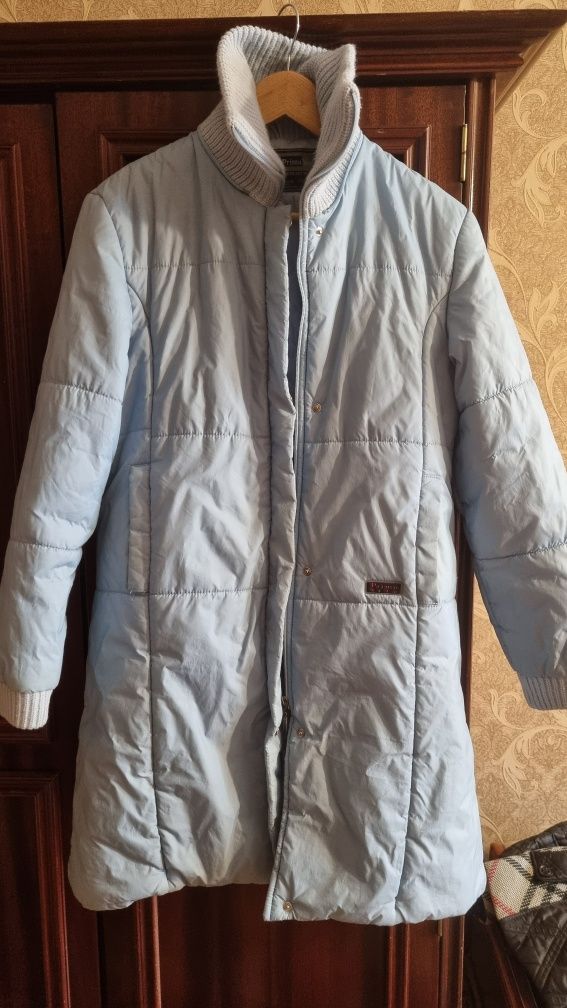 Продам куртки женские, платье вечерние