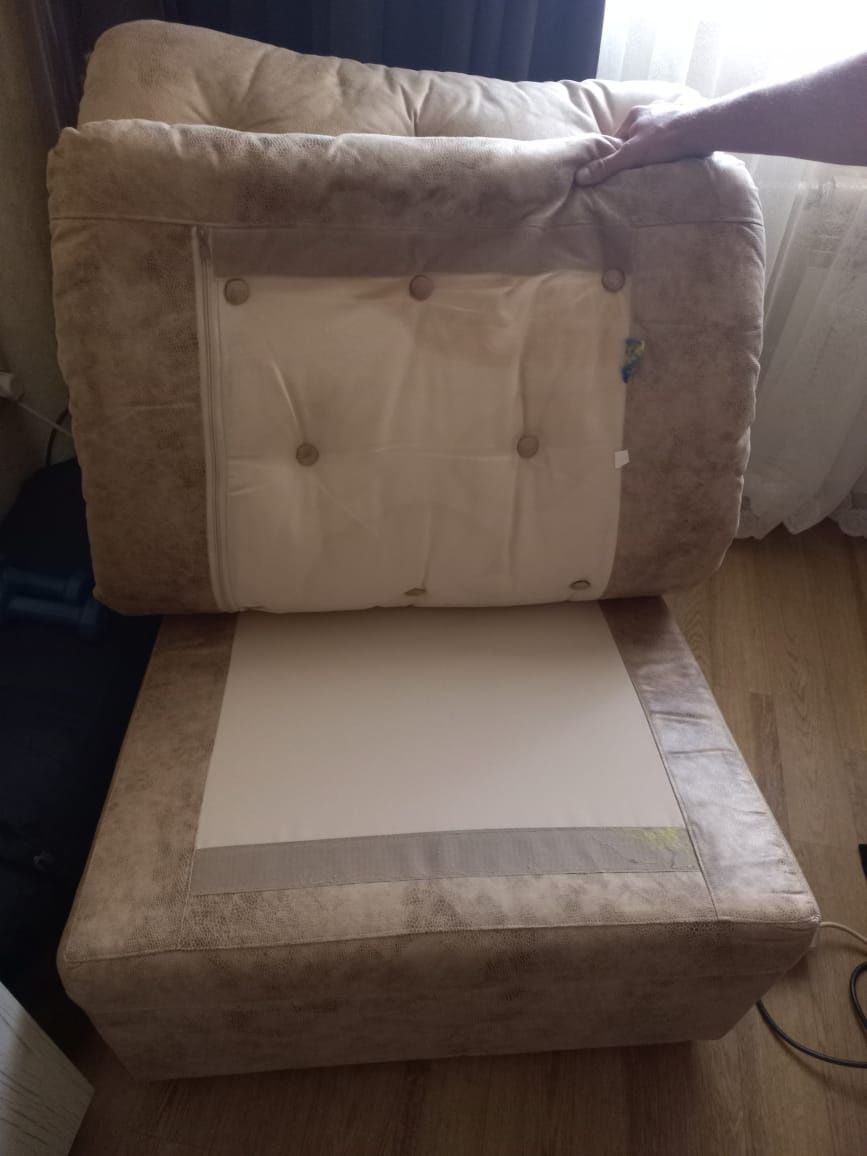 Продам б/у диван из эко кожи