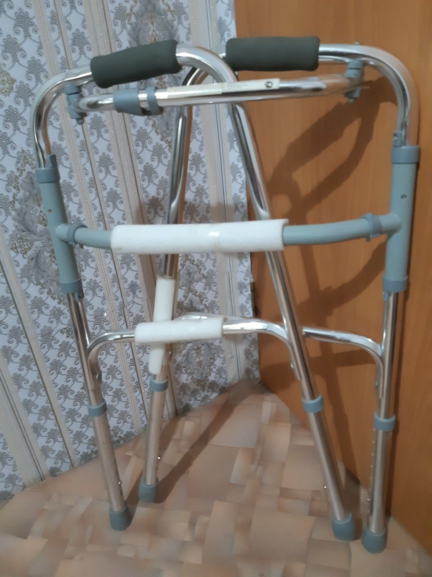 Ходунки для взрослых.