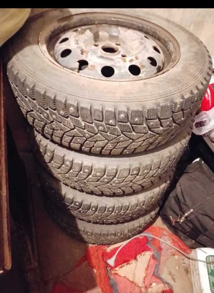 Продам шины R15 срочно с диском