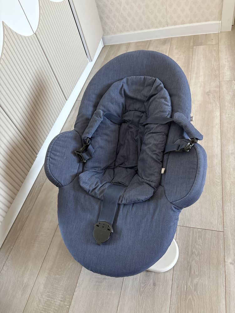 Продаю оригинальный Stokke Steps Bouncer шезлонг