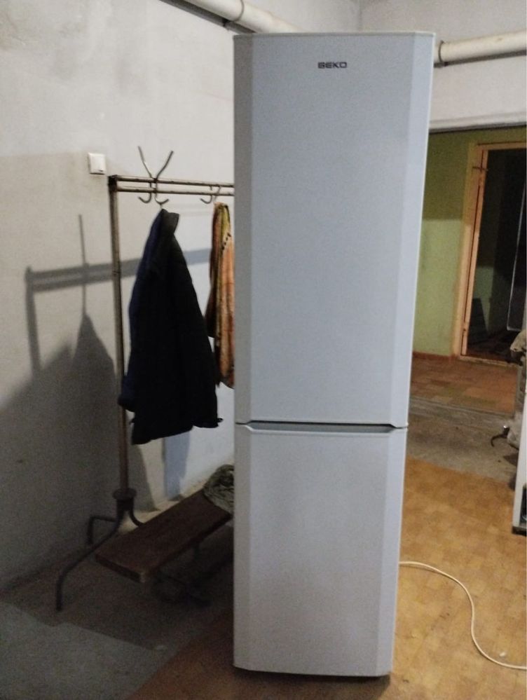 Продам холодильник