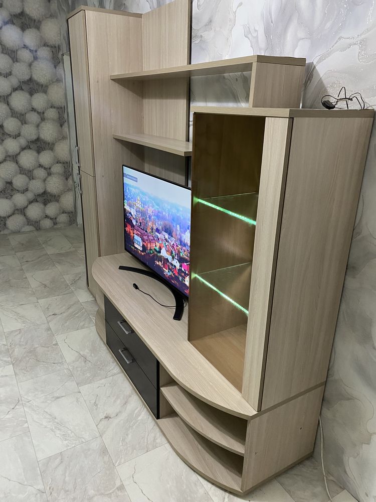 продам стенку в зал для телевизора