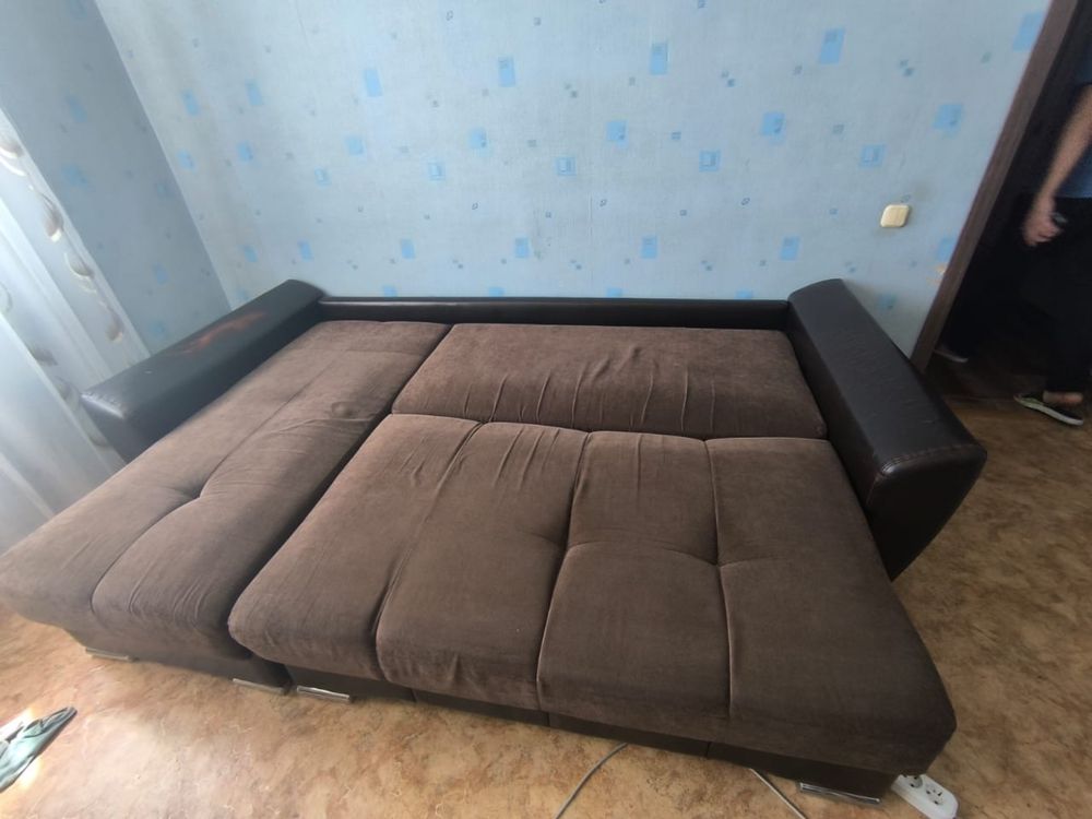 Продам диван срочно