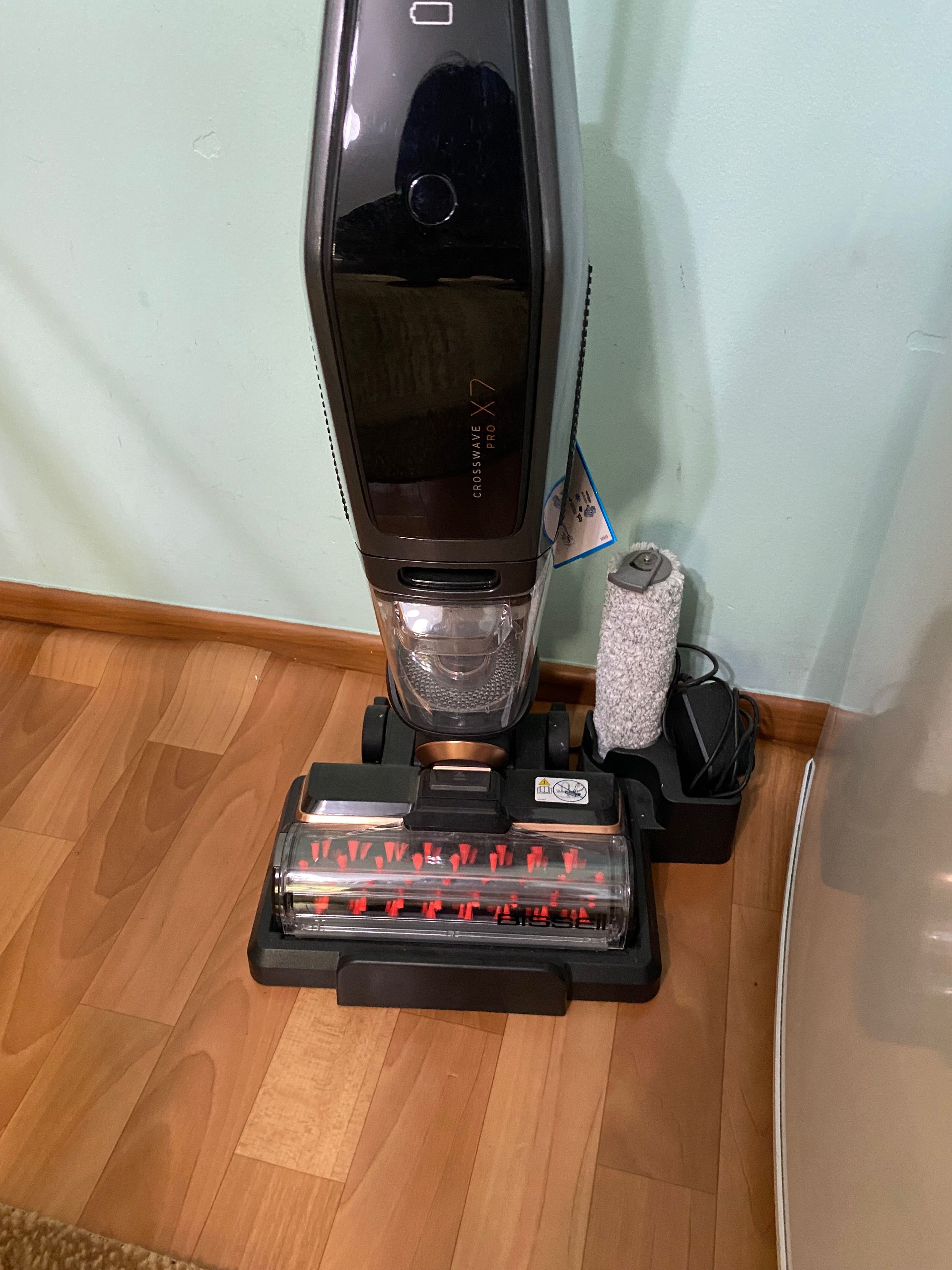 Пылесос Bissell Crosswave X7 Cordless Pro черный, золотистый
