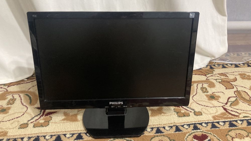Монитор Philips 19" (VGA) + кабель питания