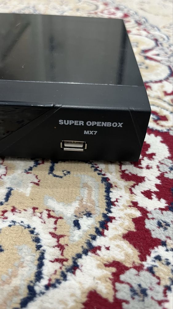 Тюнер  Super Open Box MX7 в хорошем состояний.