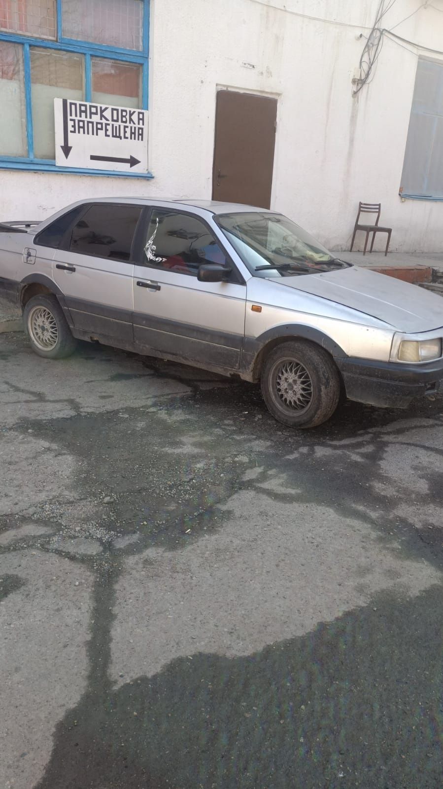 Срочно продам.Продам  фолсваген пассат. Состояние средняя. Об 1.8