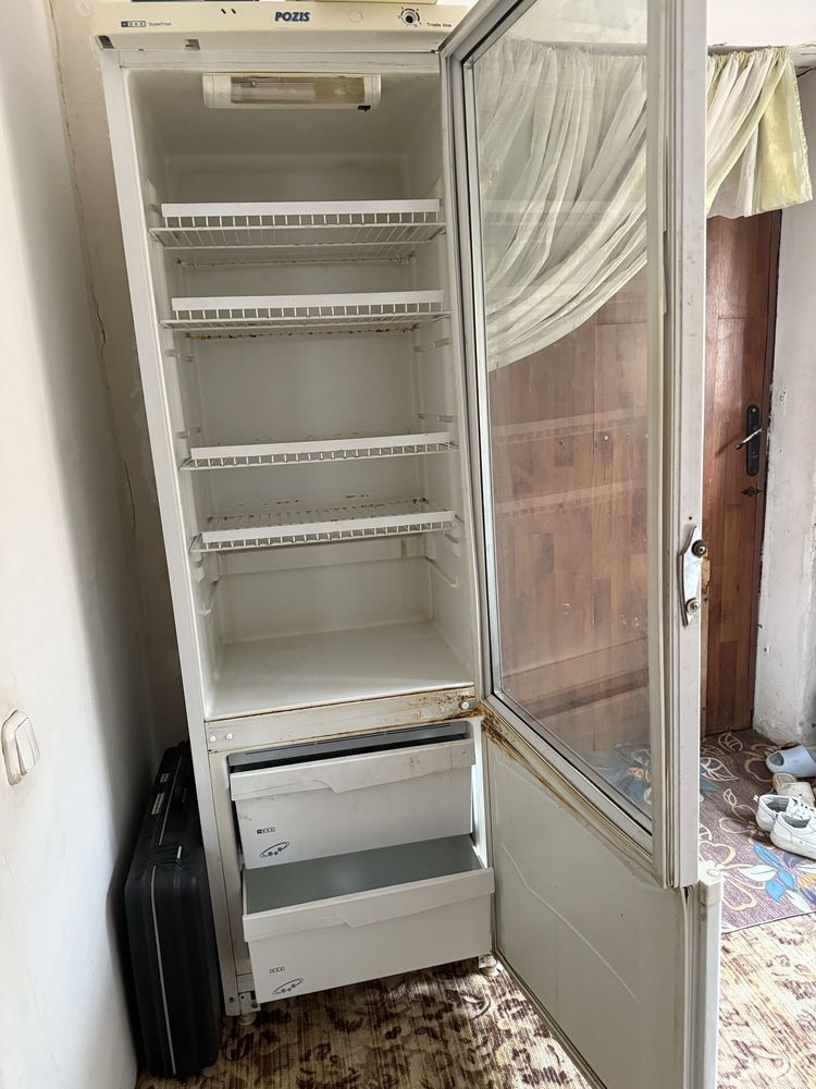 стеклянный холодильник
