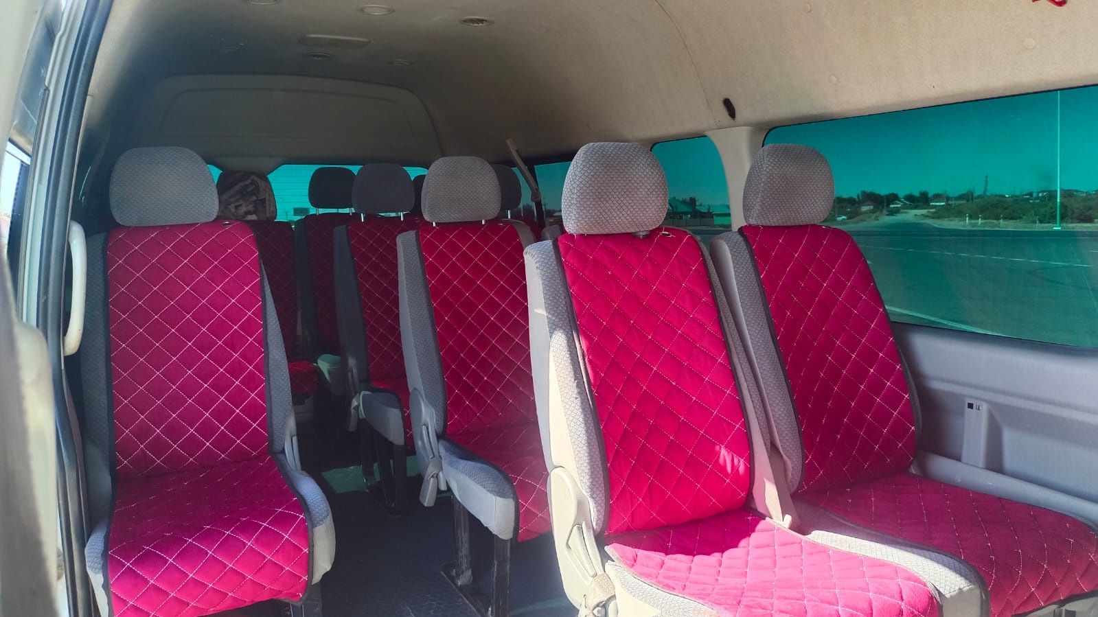 Коллективные перевозки Toyota Hiace..