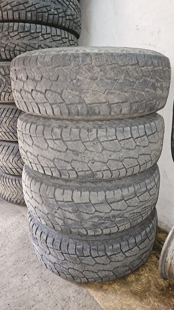 Продам колеса 265/75/16