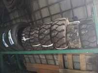 автошины на погрузчик 21X8-9  BKT