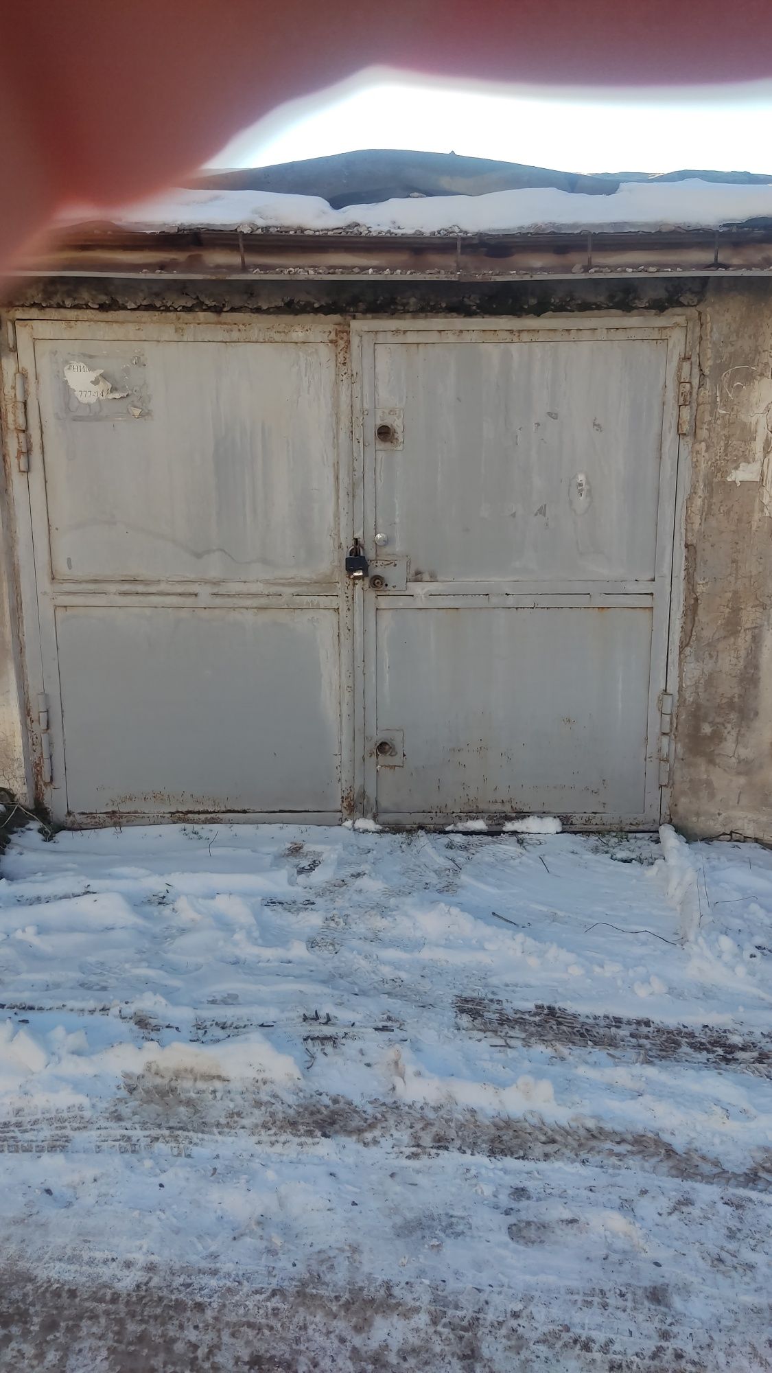 Продам Гараж 11 мкр