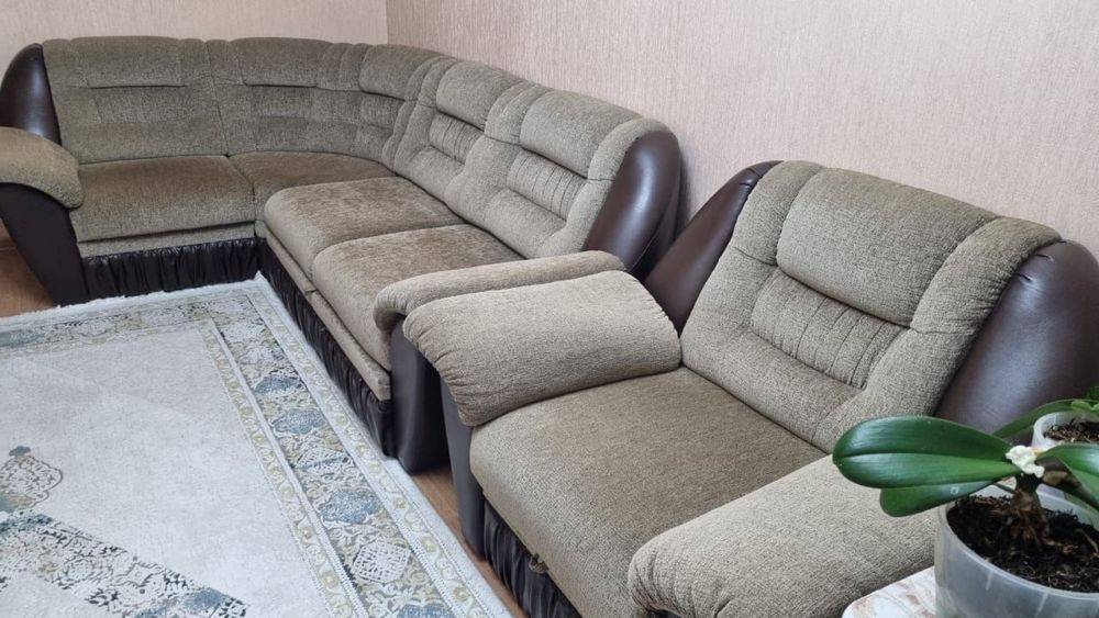 Продам диван уголок