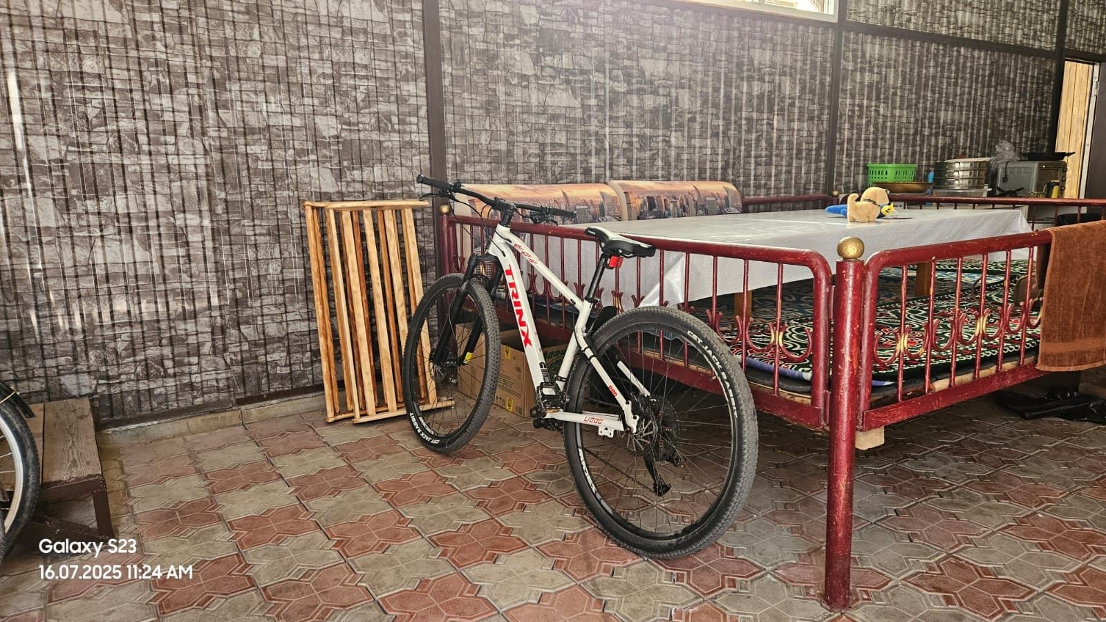 Тринкс л1000про почти новый