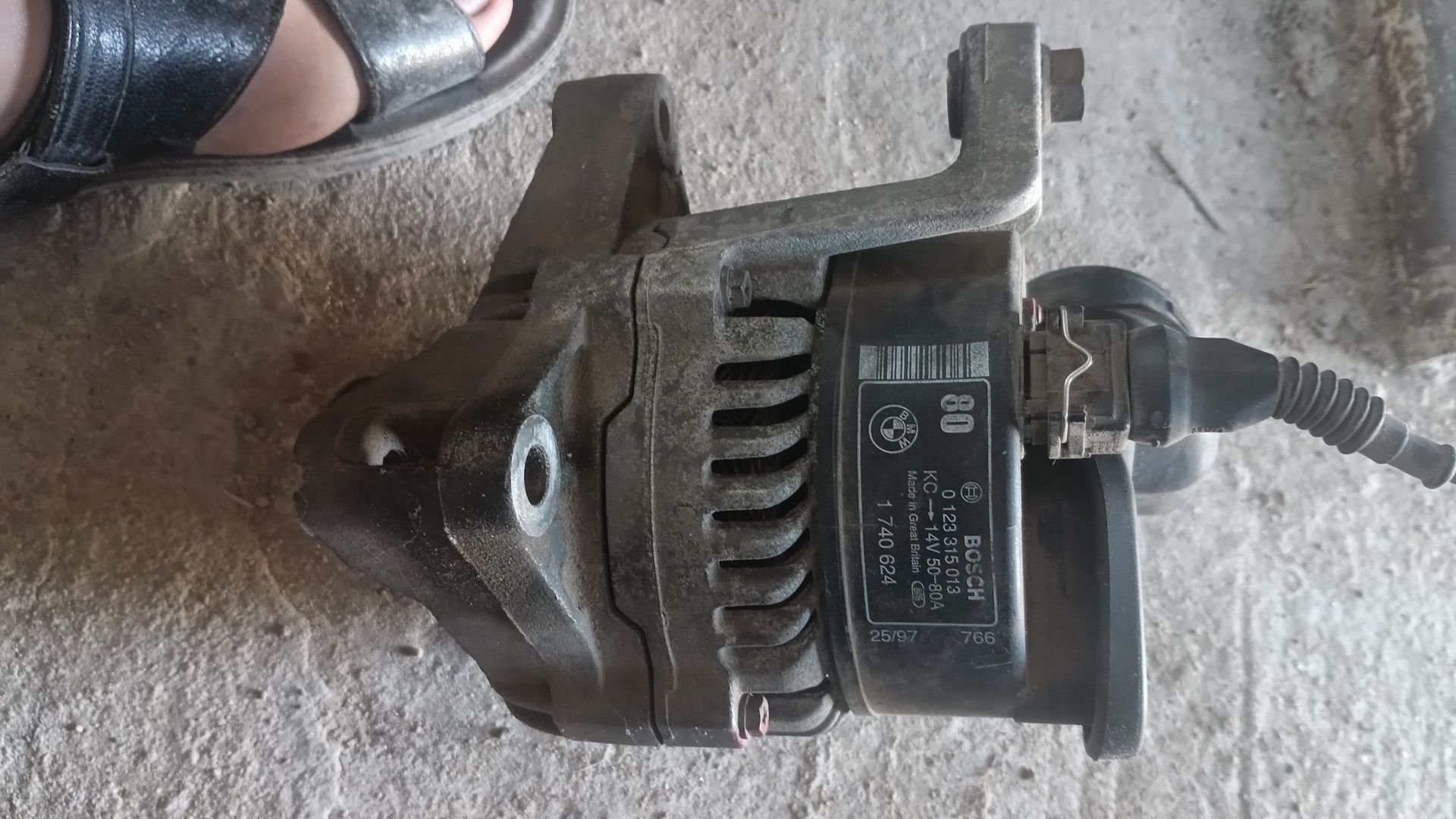 Генератор BOSCH бмв е34