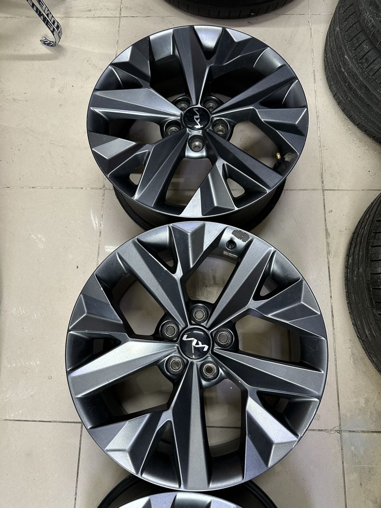 Kia Hyundai Toyota Lexus Nissan  оригинал диски почти новый