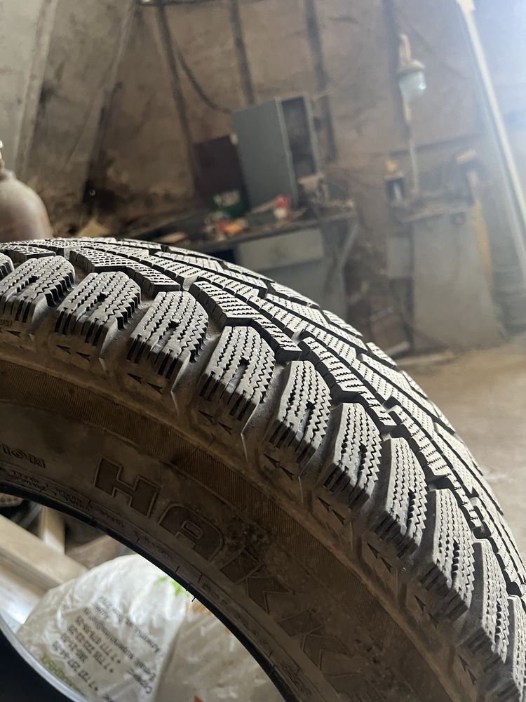 Зимние шины Nokian 225/60R16