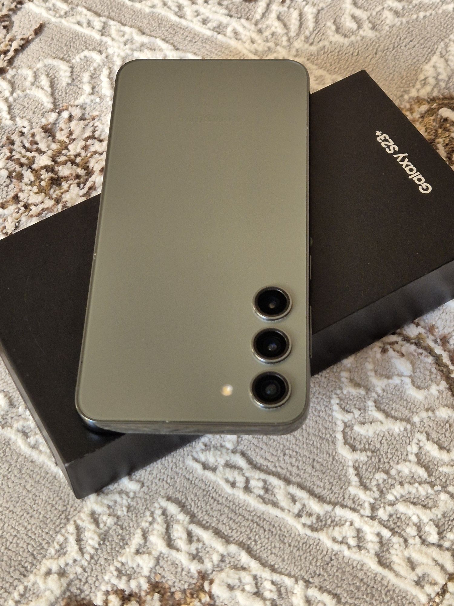 Продам Samsung S23+ Plus 256 зеленого цвета