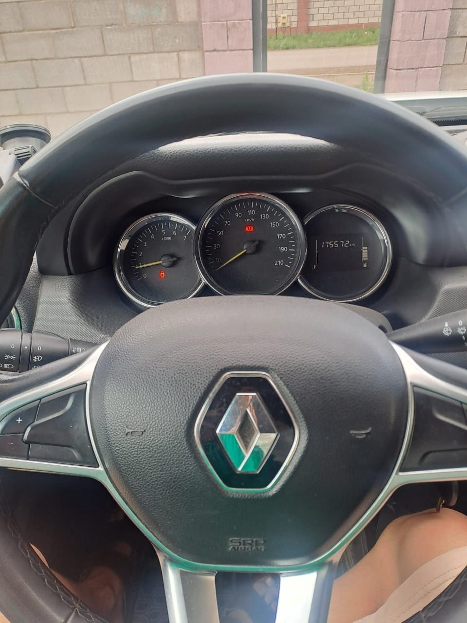 Срочно продам Renault duster 2019гСрочно продам Renault duster 2019г