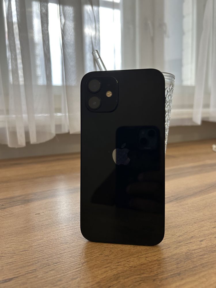 Iphone 12.