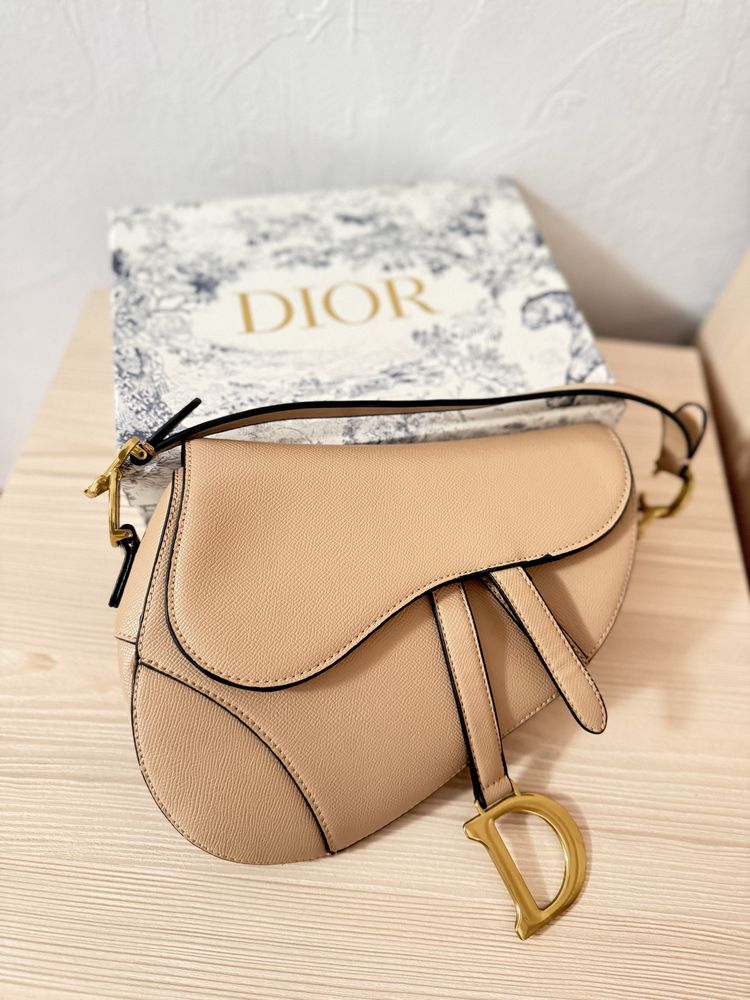 Сумочка от dior