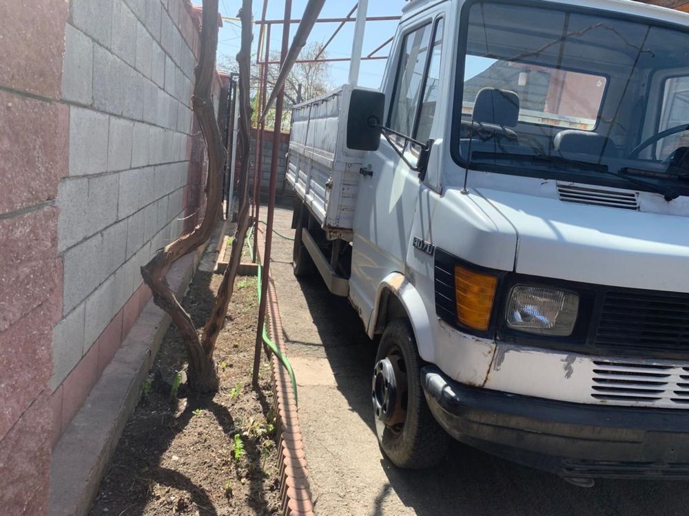 Продам Мерседес Бенз Т1 407D