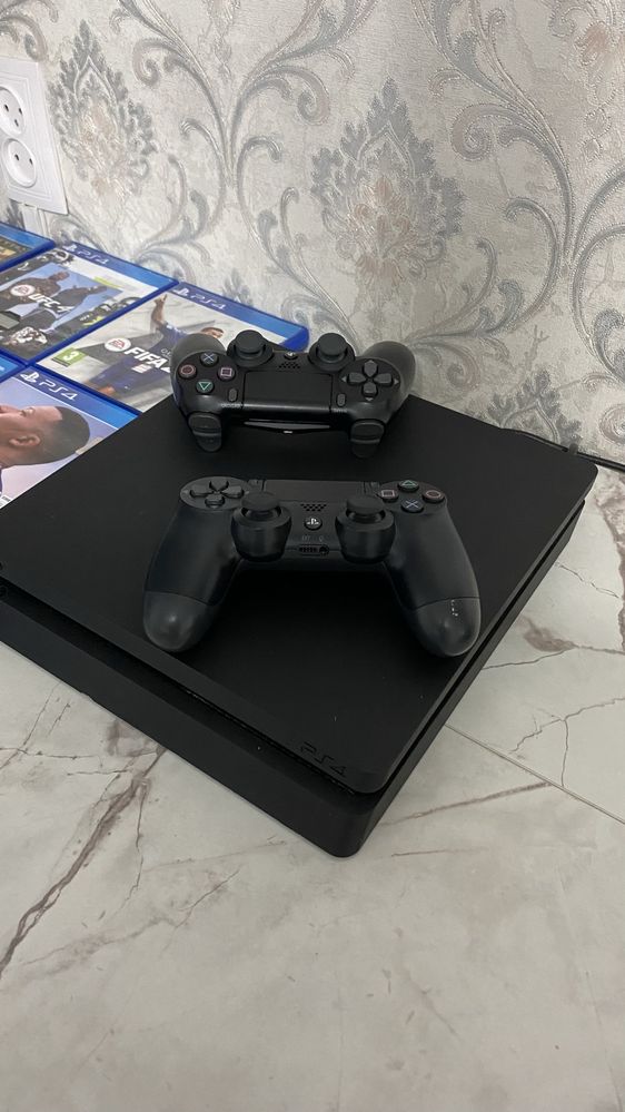 PlayStation4 slim 1tb