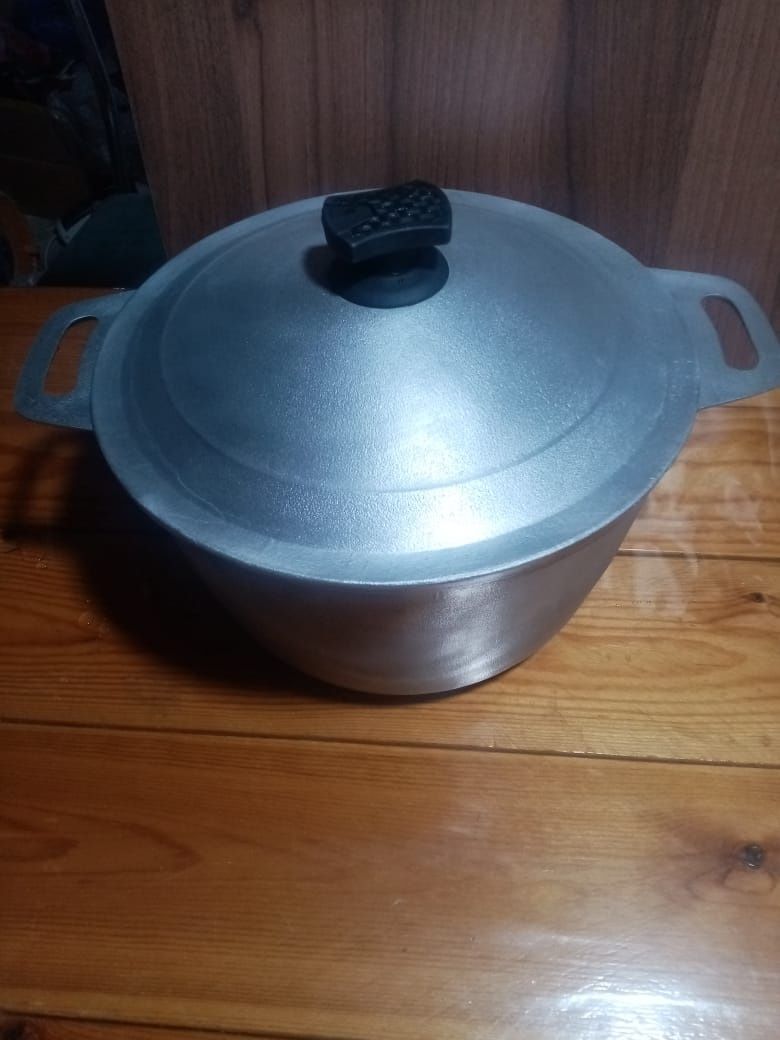 Казан 10 литров,новый.