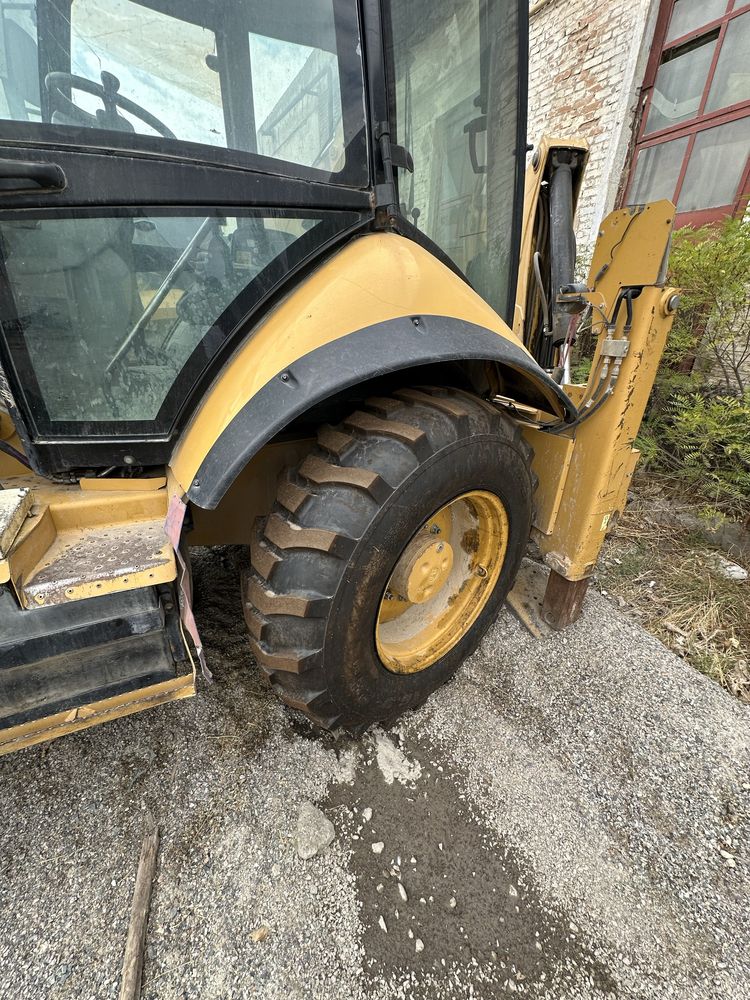 Экскаватор-погрузчик Caterpillar 434F 2013 г. в хорошем состоянии