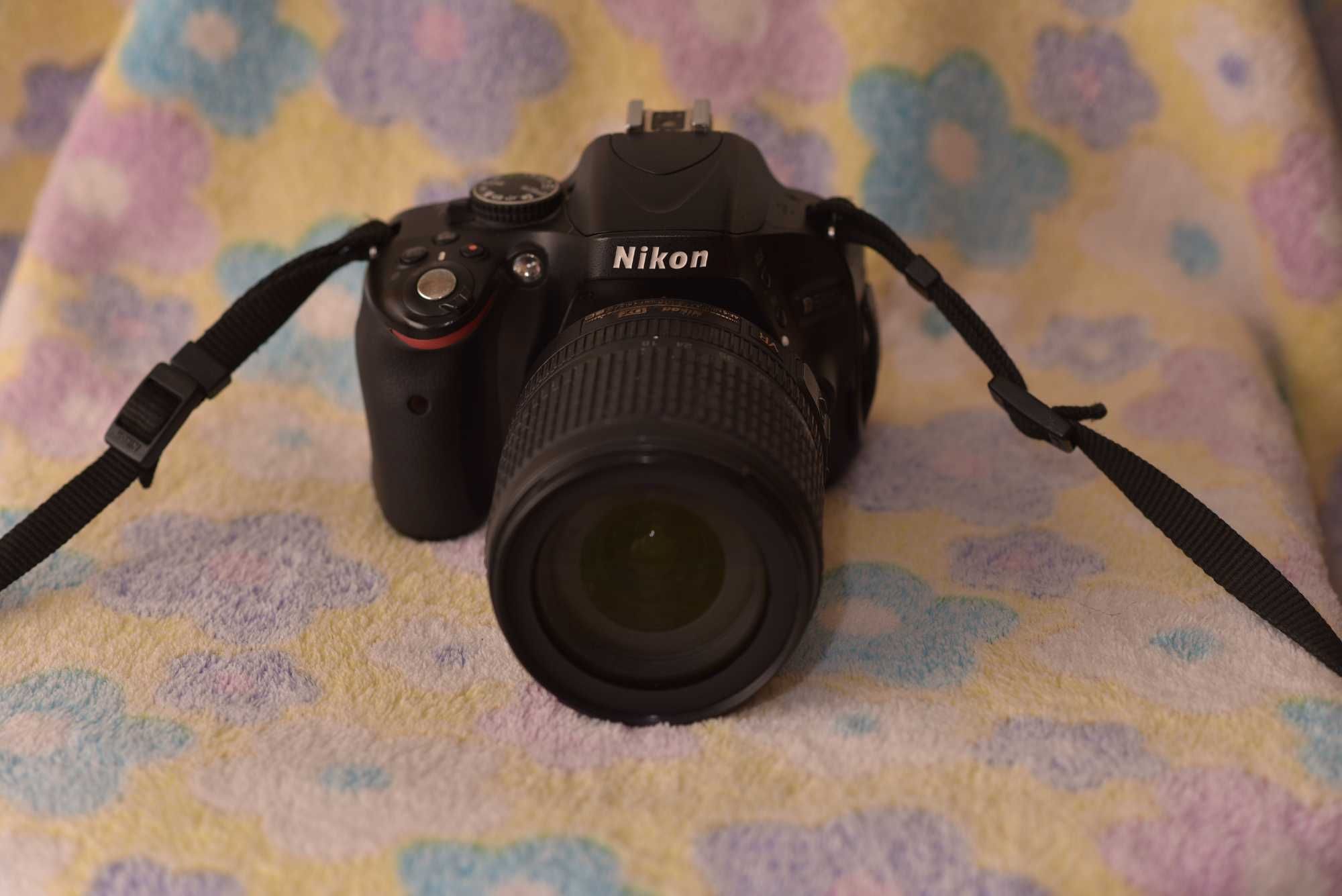 Фотоаппарат профессиональный Nikon со вспышкой i-TTL.