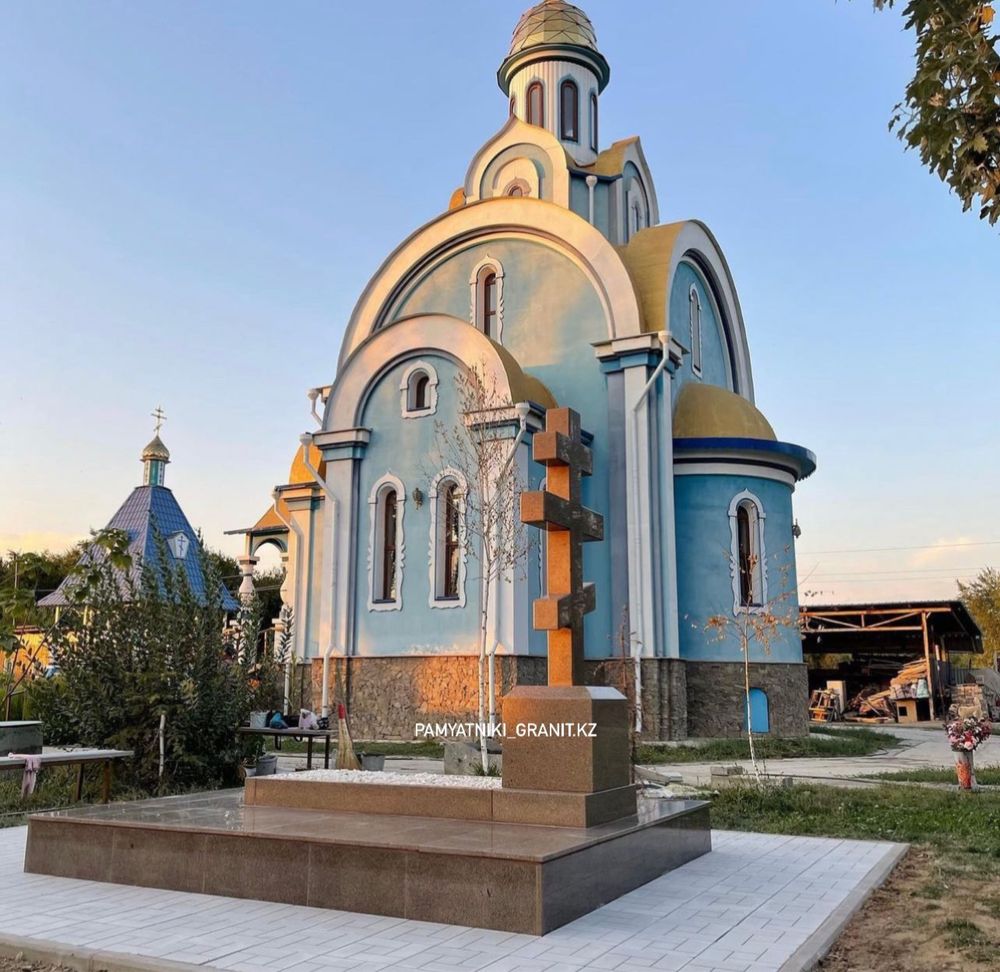 Памятники, мемориальные комплексы, изготовление и установка