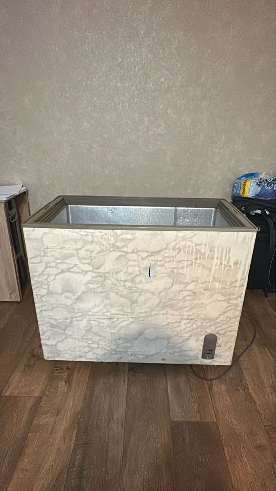 Продам морозильную камеру