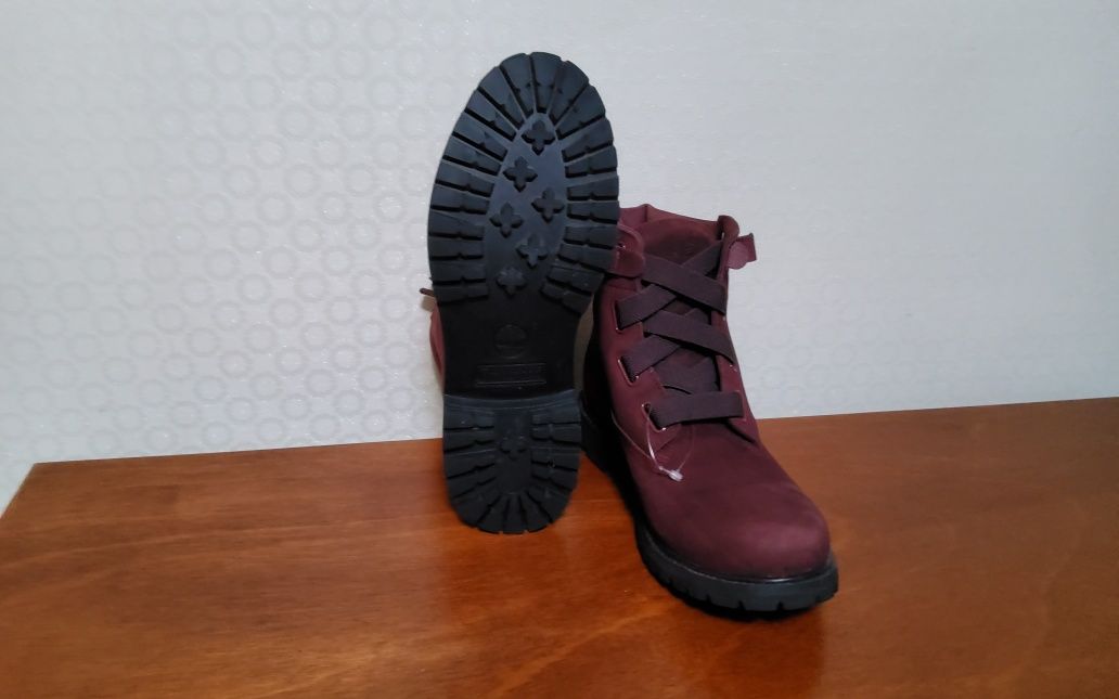 Продам новые женские Timberland