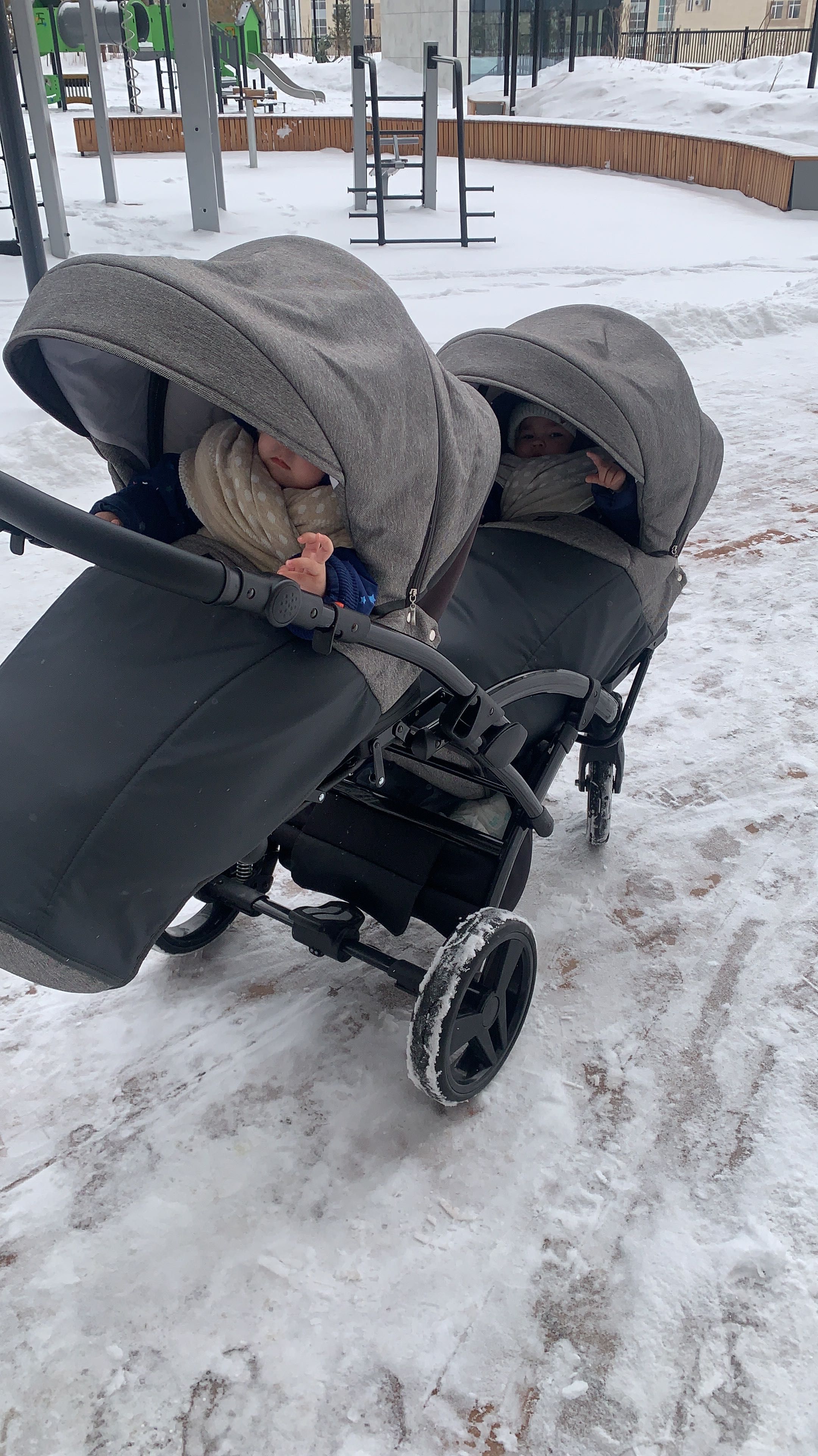 Продаю коляску для двойни