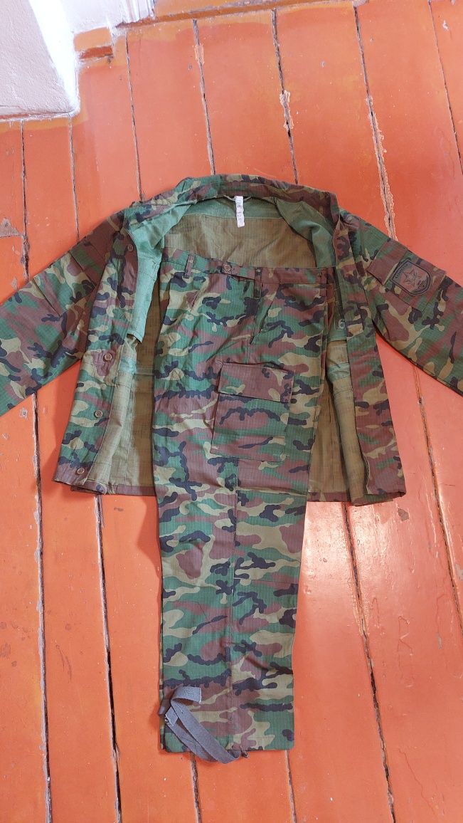 Продам военный камуфляж  раз 56-58 новый  не одевали,